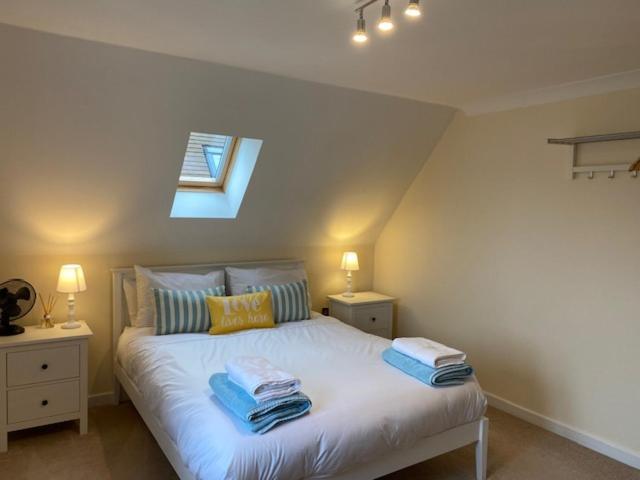 Stylish Contemporary Seaside Holiday Home With 5 Bedrooms, Sea View, Parking And Ev Point 荷尼湾 外观 照片